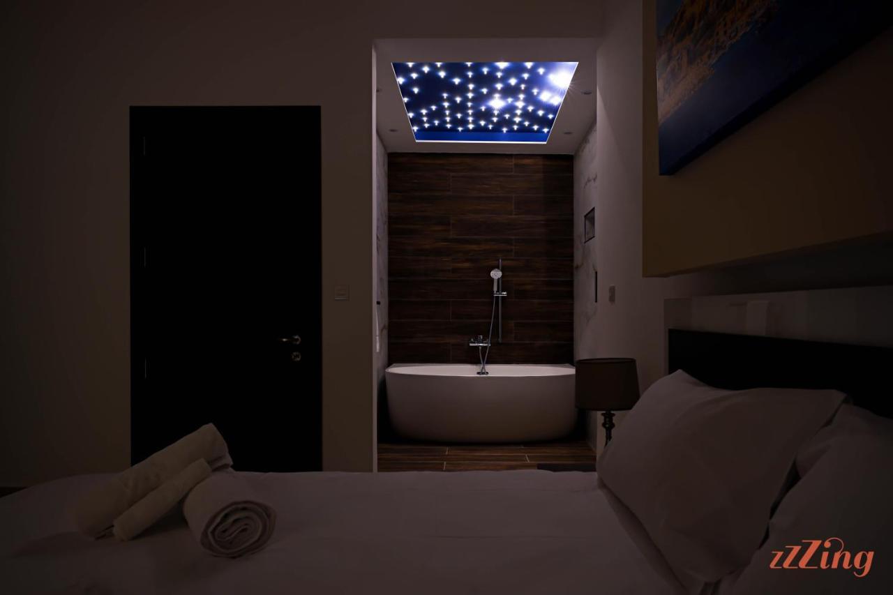 Gem Beachfront Apt With Amazing Bay And Sea Views Birżebbuġa Bagian luar foto